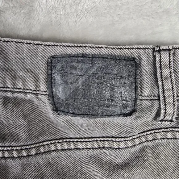 Vintage Quiksilver Denim Cut Off Shorts 36 Grey Y2K Surf Skate Grunge 36x9 - Picture 10 of 11